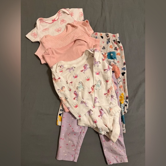 7 piece Lot of baby girl clothes onesies & leggings 3-6 months. Pre loved EUC - Picture 1 of 9
